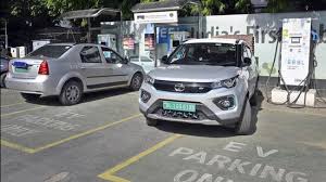 Find a Private Driver Delhi to Agra for Smooth Journey